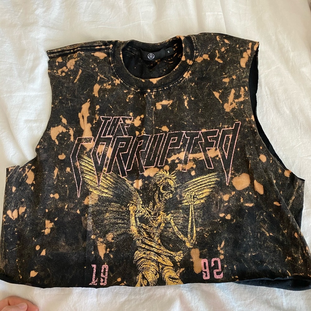 ⭐️ 3 for $20 ⭐️ Cropped band tee